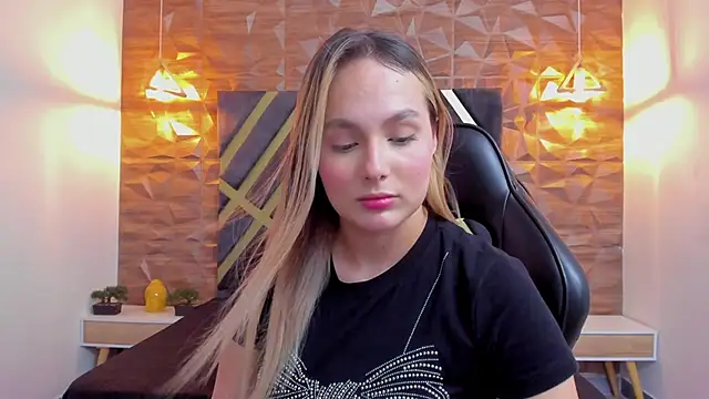 Emmaa white  online show from March 16, 2026, 5:16 pm