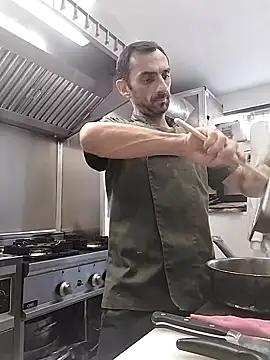 Snapshot of hotmen83 chatting on September 27, 2025, 9:48 am hotmen83 online show from September 27, 2025, 9:48 am