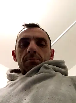 Snapshot of hotmen83 chatting on April 13, 2026, 10:03 pm hotmen83 online show from April 13, 2026, 10:03 pm