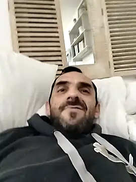 Snapshot of hotmen83 chatting on October 4, 2025, 9:11 am hotmen83 online show from October 4, 2025, 9:11 am