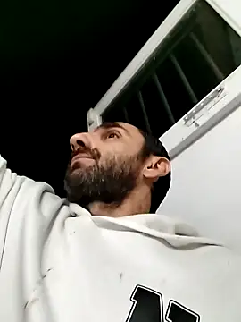 Snapshot of hotmen83 chatting on October 11, 2025, 4:46 am hotmen83 online show from October 11, 2025, 4:46 am