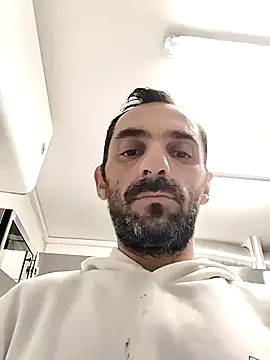 Snapshot of hotmen83 chatting on October 10, 2025, 6:03 am hotmen83 online show from October 10, 2025, 6:03 am