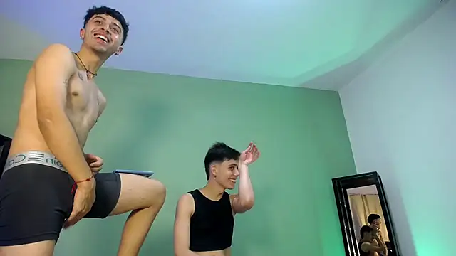 Michael twink  online show from September 18, 2025, 10:02 pm