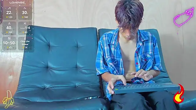 spicy adonhis online show from October 13, 2025, 1:12 pm