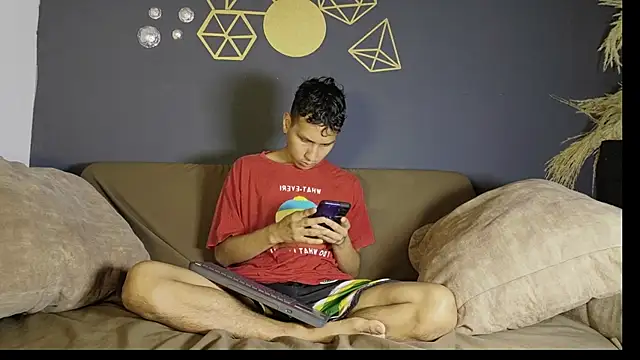 spicy adonhis online show from April 17, 2026, 1:36 pm