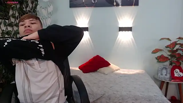 nathanclay online show from September 9, 2025, 12:36 pm