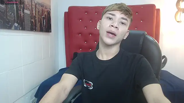 nathanclay online show from December 4, 2025, 3:38 am