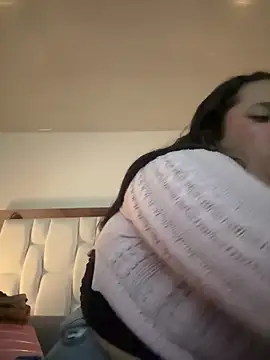 SamanthaDiamonds  online show from October 2, 2025, 12:36 am