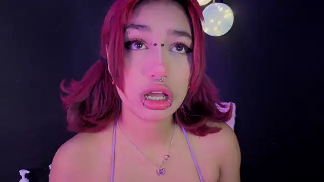 zoelight18 online show from September 13, 2025, 3:17 am