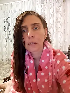 CandiCole online show from September 28, 2025, 6:15 pm