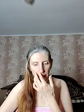 CandiCole online show from July 17, 2026, 4:10 am