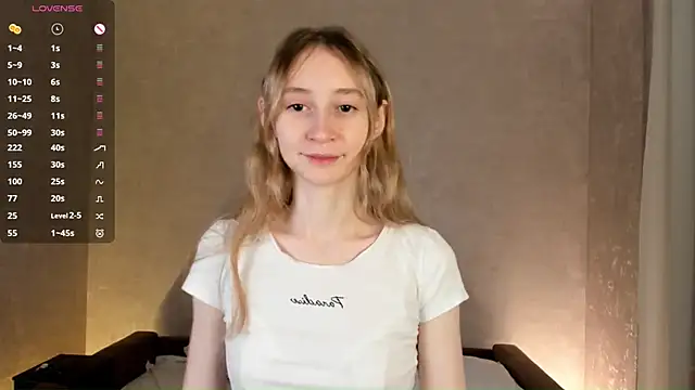 BeatrixHiett online show from October 8, 2025, 3:41 am