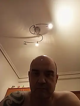 Snapshot of geli45 chatting on June 12, 2026, 9:34 pm geli45 online show from June 12, 2026, 9:34 pm