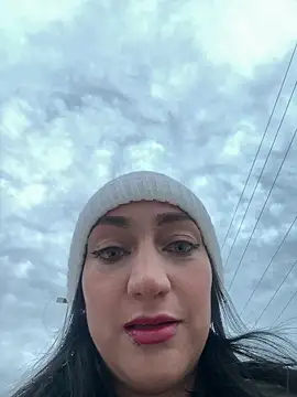 Ninabigtitied online show from October 23, 2025, 5:22 pm