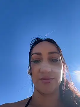 Ninabigtitied online show from November 3, 2025, 11:25 am