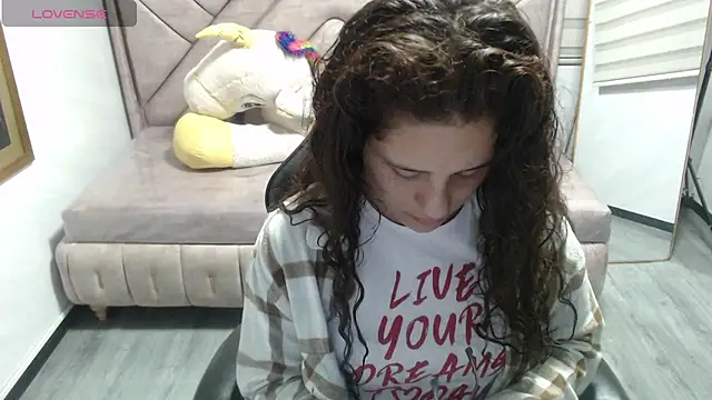 Velvet Moon V online show from December 17, 2025, 1:16 pm