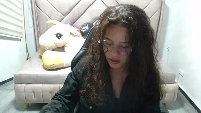 Velvet Moon V online show from October 30, 2025, 1:31 pm