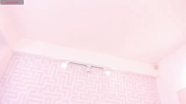 naishaa  online show from February 5, 2026, 6:48 pm