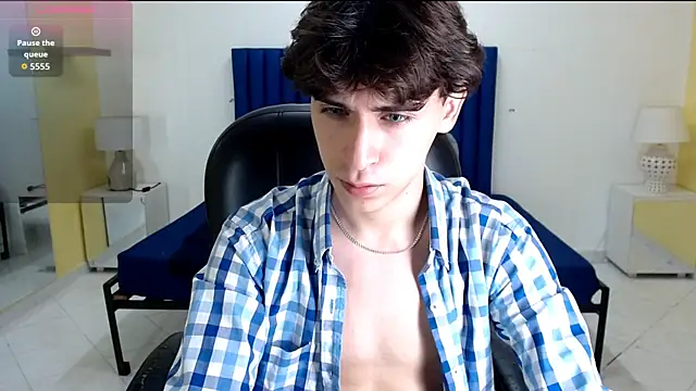 RoberthAlv online show from February 11, 2026, 1:44 pm