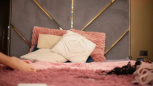  ChloeLee  online show from March 19, 2026, 8:03 am