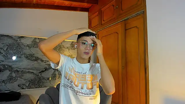 Snapshot of BILLY_JAMEES chatting on February 13, 2026, 12:27 pm BILLY JAMEES online show from February 13, 2026, 12:27 pm