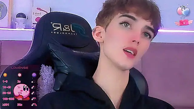 Baby FenixTS online show from February 14, 2026, 9:09 am