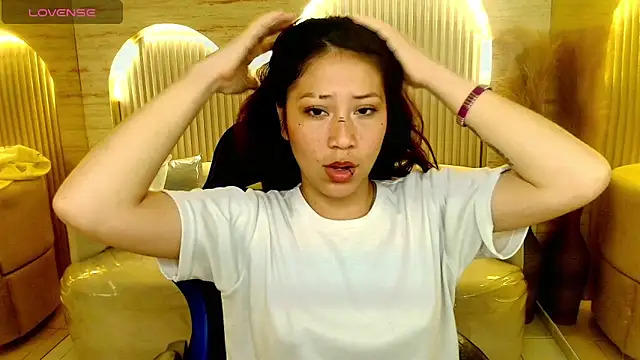 valentina r  online show from March 6, 2026, 3:12 am