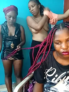 SweetHoney21  online show from November 29, 2025, 9:59 pm