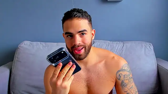 Paul Phoenix online show from October 15, 2025, 7:11 pm