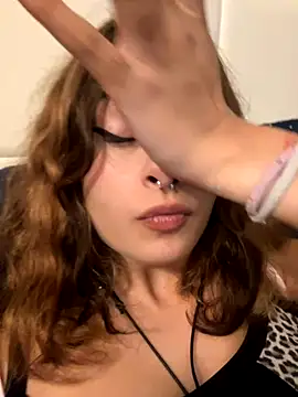 piccolaflo online show from November 16, 2025, 7:51 pm