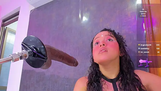 dalia roses online show from October 3, 2025, 2:15 am