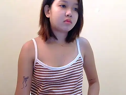 Snapshot of cristine190 chatting on October 5, 2025, 10:33 pm cristine190 online show from October 5, 2025, 10:33 pm