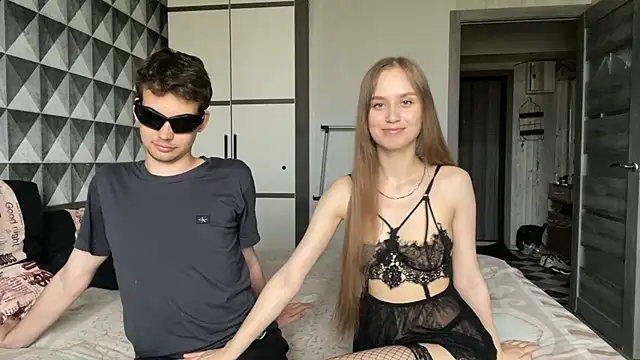 merycouple online show from May 21, 2026, 7:28 am