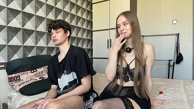 Snapshot of merycouple chatting on January 12, 2026, 5:03 am merycouple online show from January 12, 2026, 5:03 am