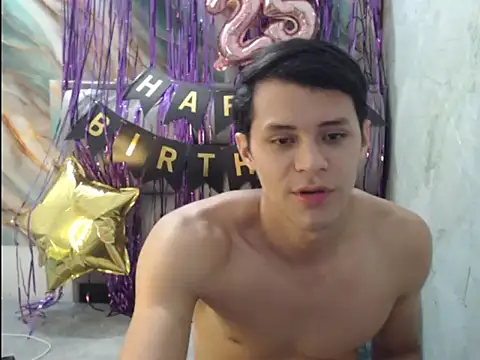 Snapshot of Theknight_Ken chatting on October 7, 2025, 12:50 pm Theknight Ken online show from October 7, 2025, 12:50 pm
