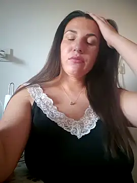 ElsMarya online show from September 21, 2025, 3:17 pm