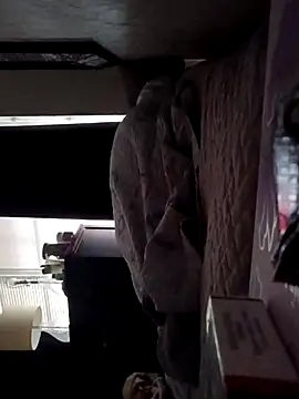 sarahkat86 online show from January 17, 2026, 1:37 pm