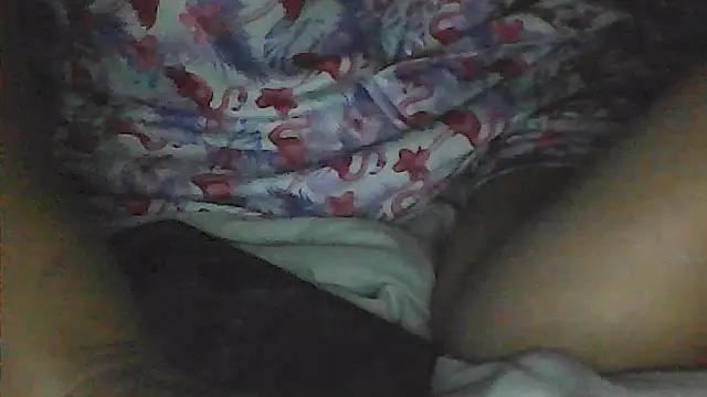 sarahkat86 online show from April 8, 2026, 11:28 pm