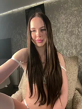 TianaCharm online show from February 2, 2026, 2:05 pm