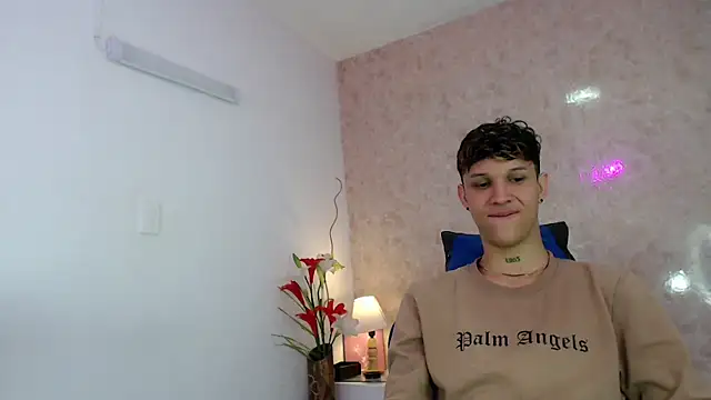 Snapshot of AustinPrice chatting on September 30, 2025, 7:53 pm AustinPrice online show from September 30, 2025, 7:53 pm