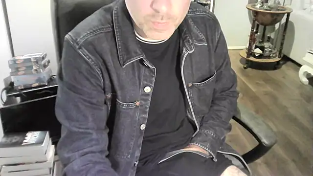 Snapshot of Chrisprngr chatting on September 29, 2025, 11:54 pm Chrisprngr online show from September 29, 2025, 11:54 pm