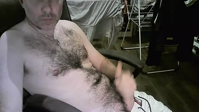 Snapshot of Chrisprngr chatting on September 28, 2025, 8:16 pm Chrisprngr online show from September 28, 2025, 8:16 pm