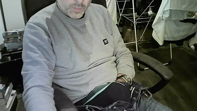 Chrisprngr online show from November 28, 2025, 3:34 pm