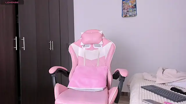 kendal hot01 online show from March 24, 2026, 5:13 pm