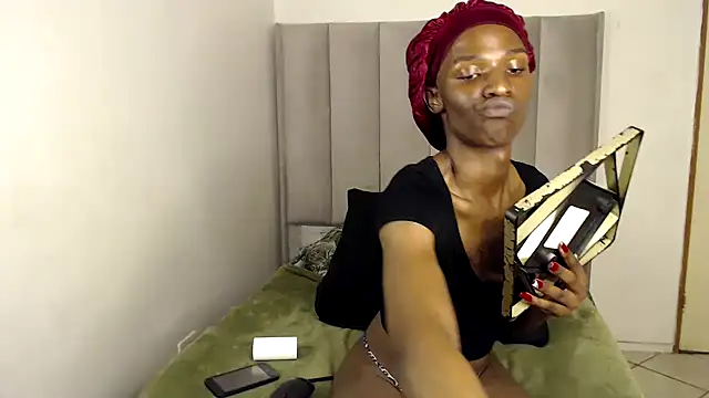 Trans fairy online show from December 4, 2025, 6:29 pm