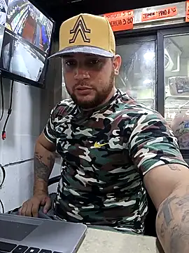 Catire10  online show from December 1, 2025, 1:45 pm