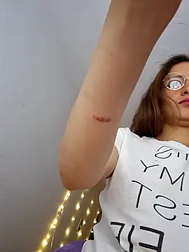 aytanna torrez online show from October 4, 2025, 3:02 pm