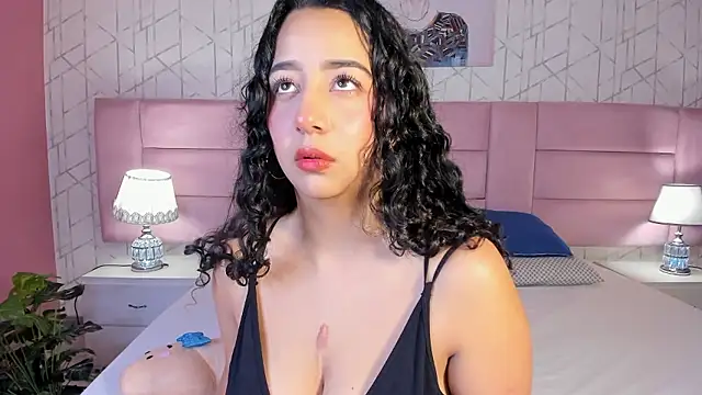 BellaSwwan online show from January 7, 2026, 1:38 pm