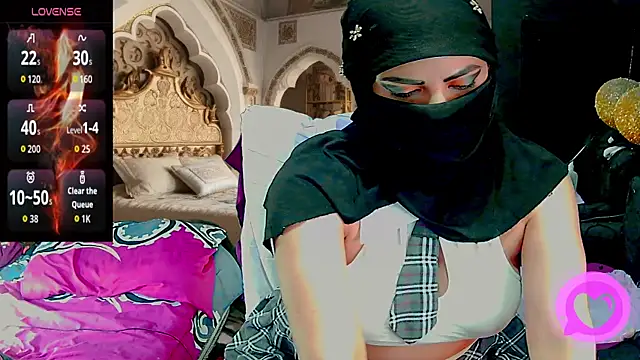 SultanaLayla online show from February 12, 2026, 7:57 pm