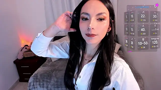 sarah saenz  online show from April 11, 2026, 6:43 am